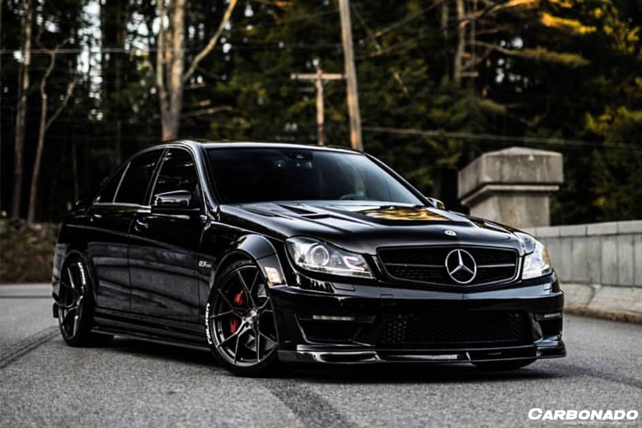 Carbonado 2012-2014 Mercedes Benz W204 C63 AMG VS Style Carbon Fiber Front Lip