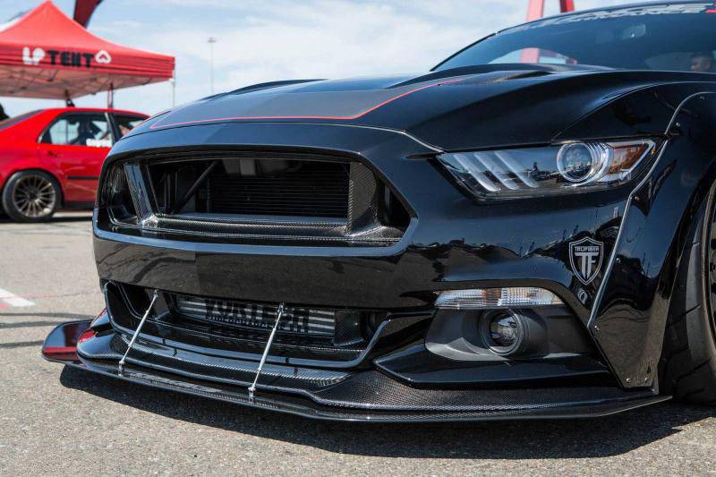 Carbonado 2015-2017 Ford Mustang TRU Style Carbon Fiber Front Bumper Down-Grille