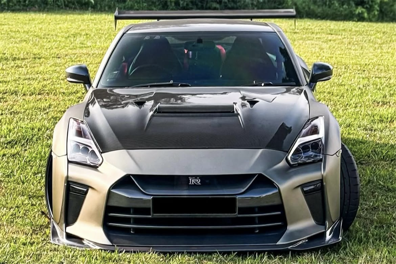 Carbonado 2009-2016 Nissan GTR R35 CBA & DBA VA Style Carbon Fiber Hood