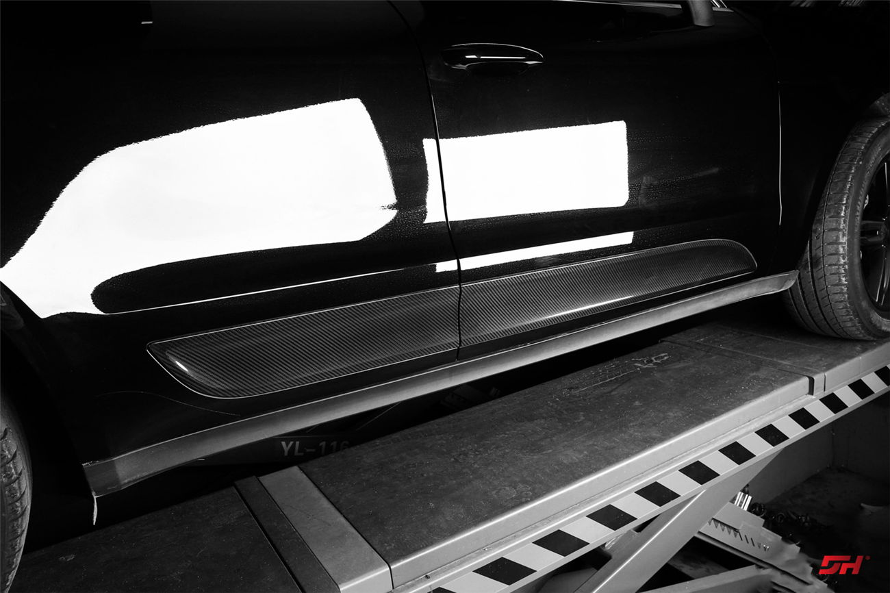 Carbonado 2014-2024 Porsche Macan S  Turbo and GTS 95B Dry Carbon Fiber Door Trims