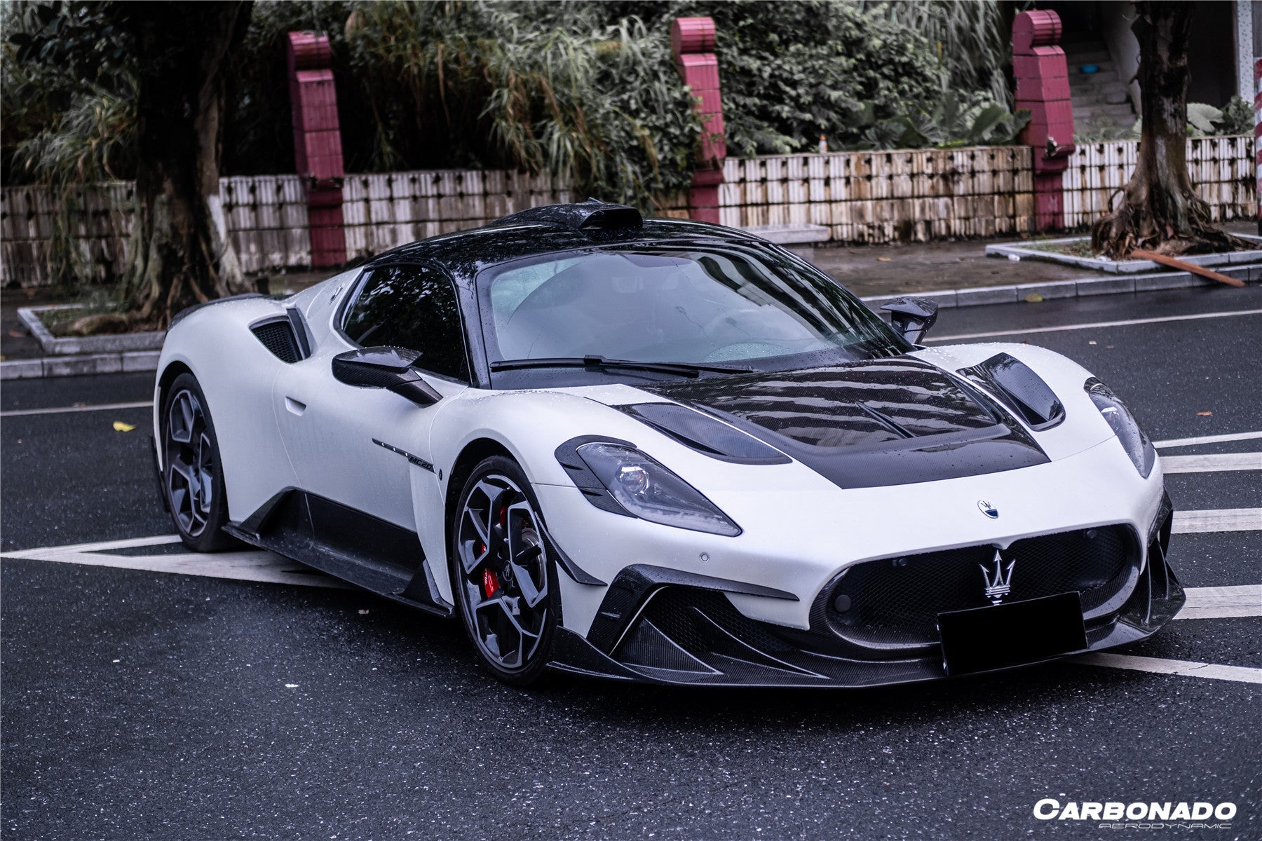 Carbonado 2020-2024 Maserati MC20 MSY Style DRY Carbon Fiber Front Bumper Vents