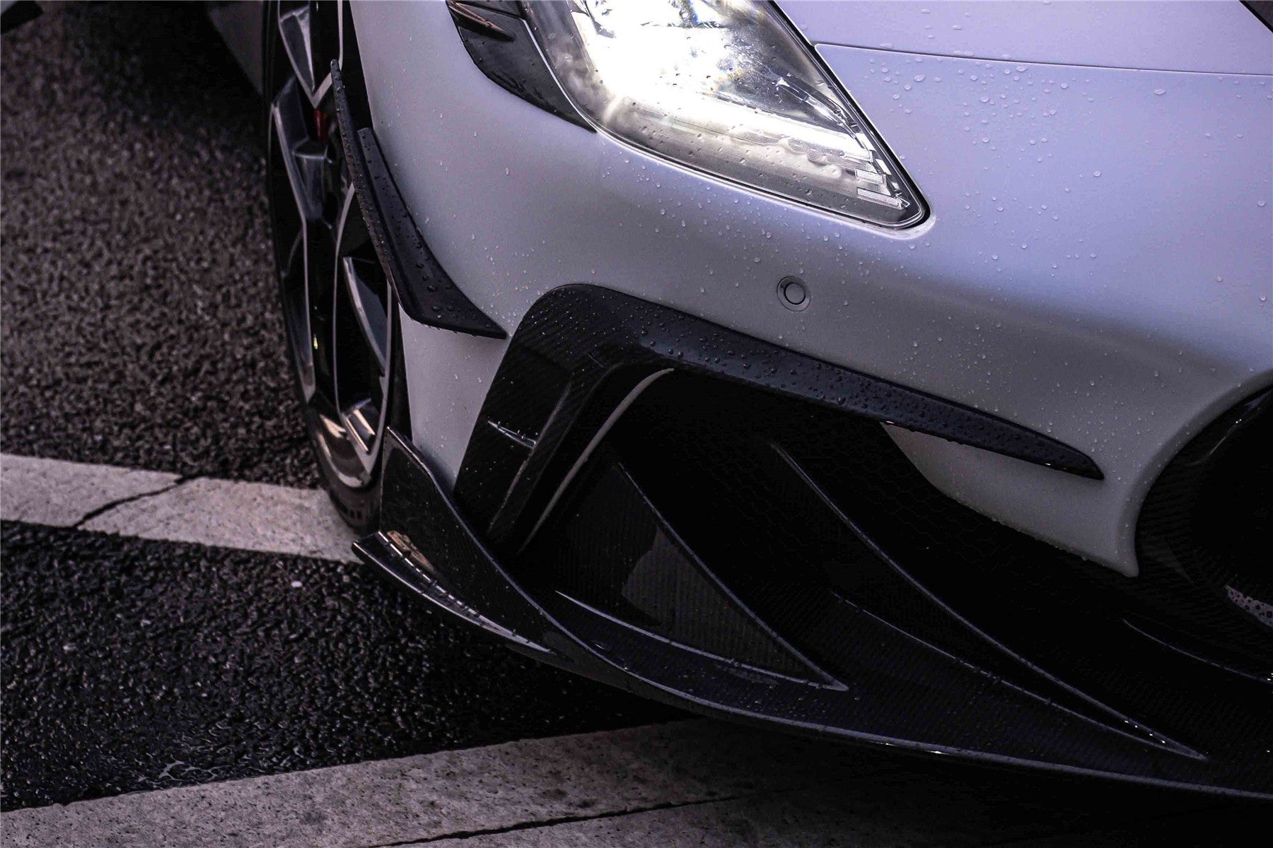 Carbonado 2020-2024 Maserati MC20 MSY Style DRY Carbon Fiber Front Bumper Vents