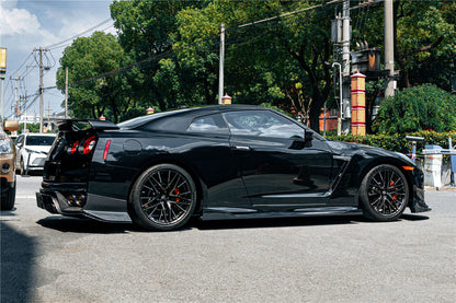 Faldones laterales de fibra de carbono DarwinPRO para Nissan GTR R35 EBA BKSS (2008-2023)