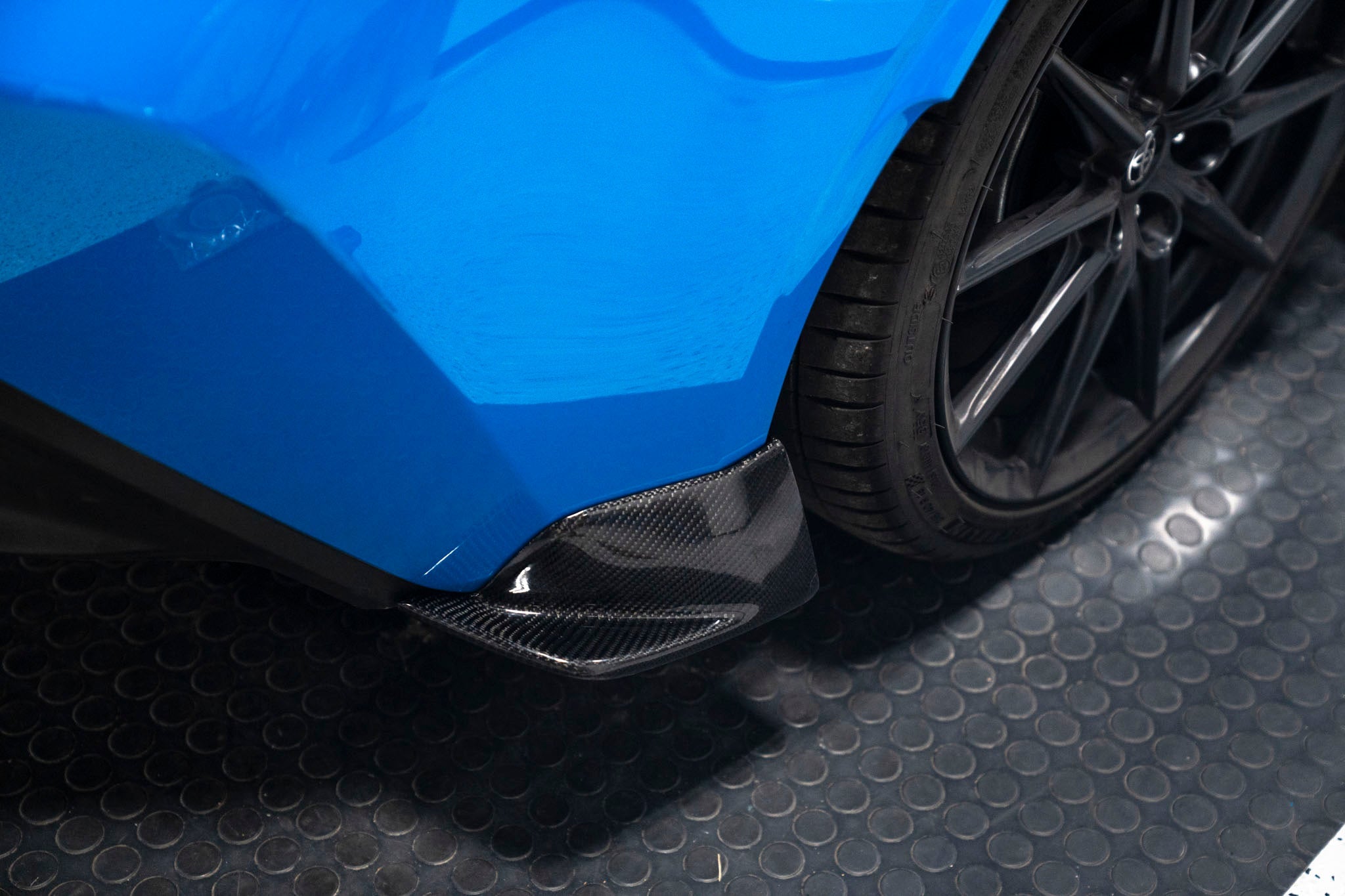 Bordes de parachoques trasero estilo CS de fibra de carbono OLM - GR86 / BRZ 2022+