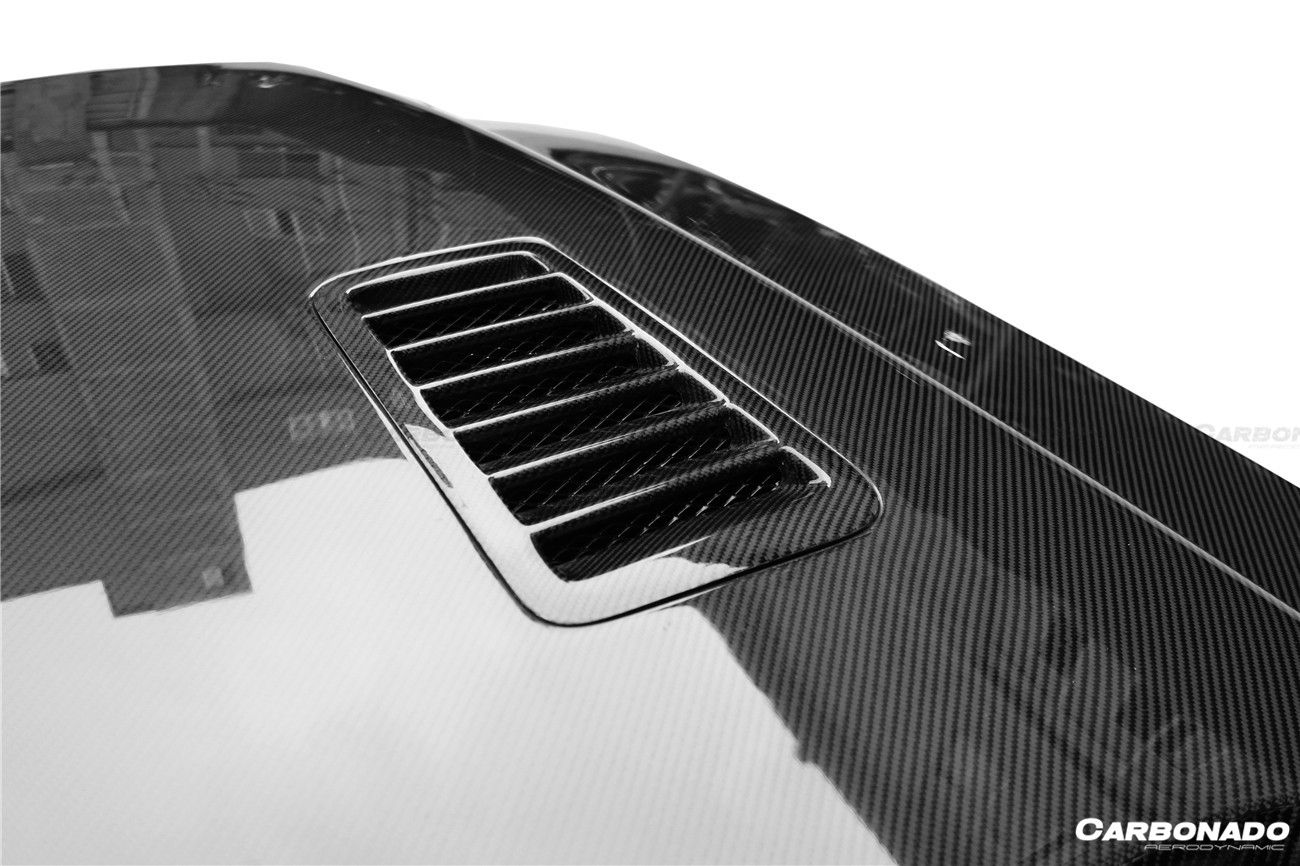 Carbonado 2005-2009 Ford Mustang GT V6 Black Momba BC1 Style Hood