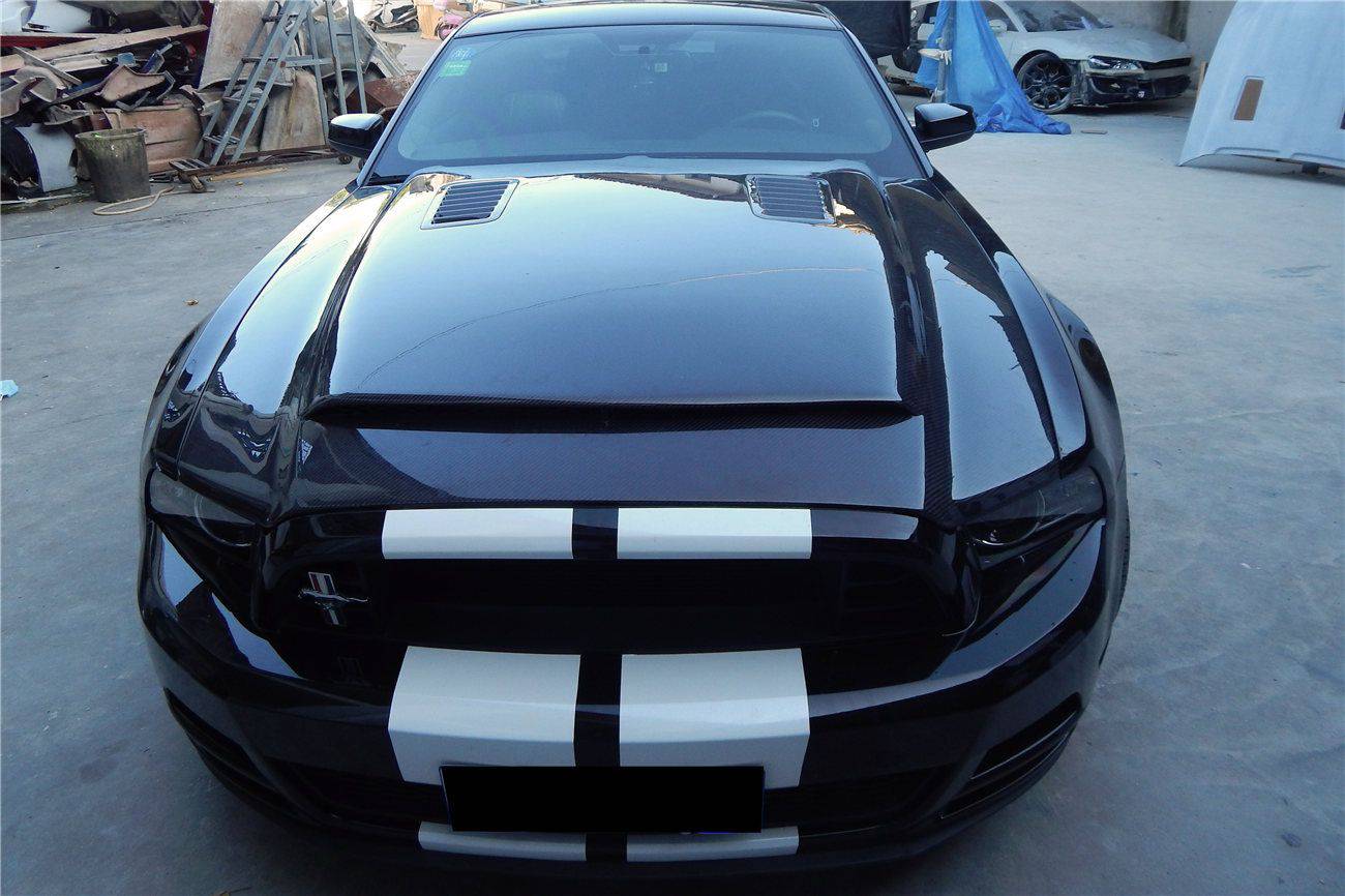 Carbonado 2010-2014 Ford Mustang GT500 Black Momba BC1 Style Hood