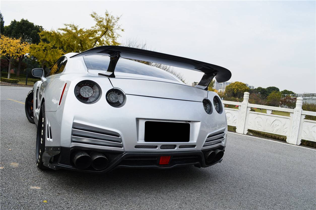 Carbonado 2008-2016 Nissan GTR R35 CBA  DBA VA Style Rear Bumper w/ Lip