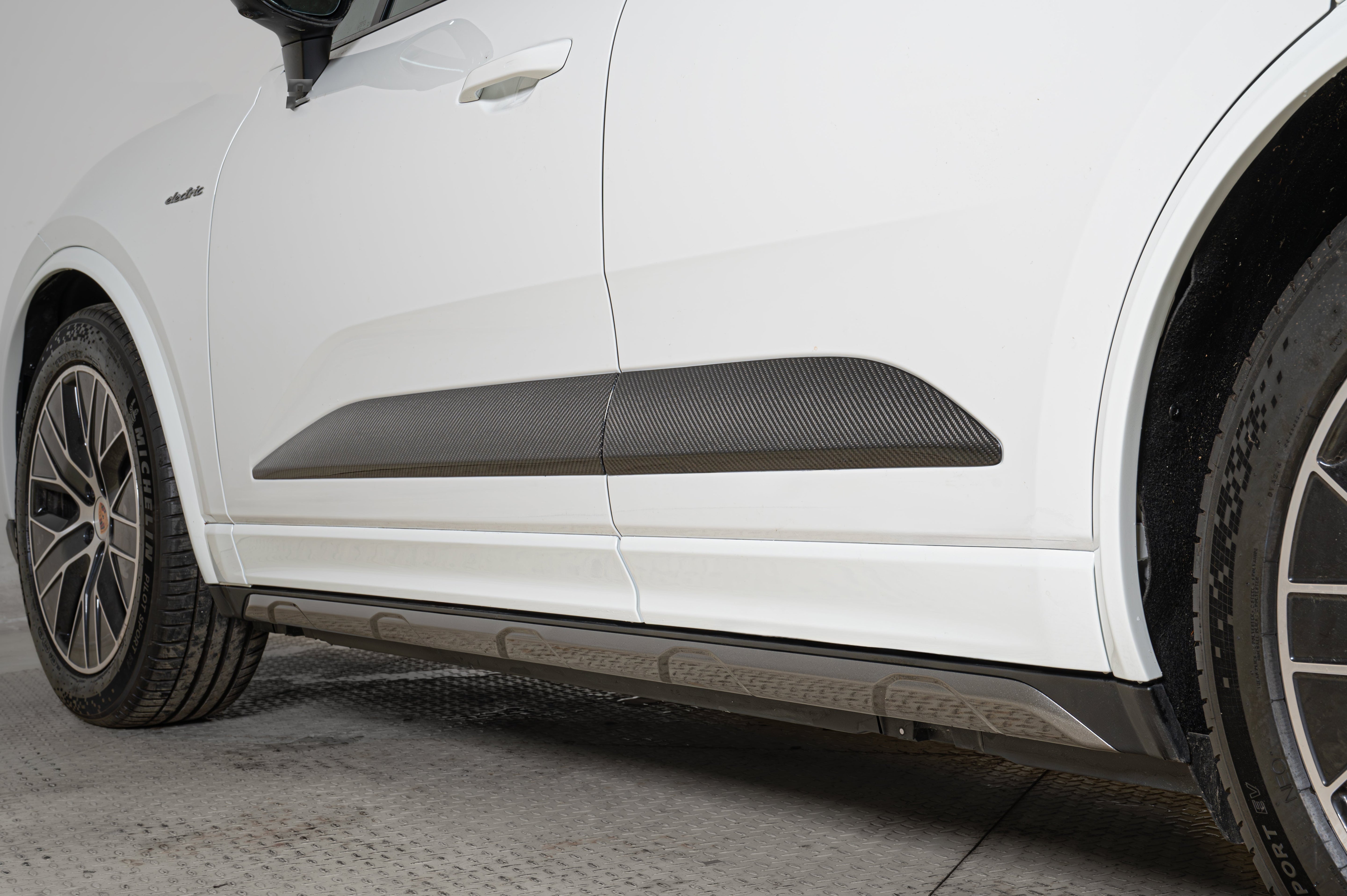 Carbonado Aero 2024-2026 Porsche Macan Electric 95C OE Style Autoclave Carbon Fiber Door Trims | Fits EV 4, 4S, Turbo, GTS