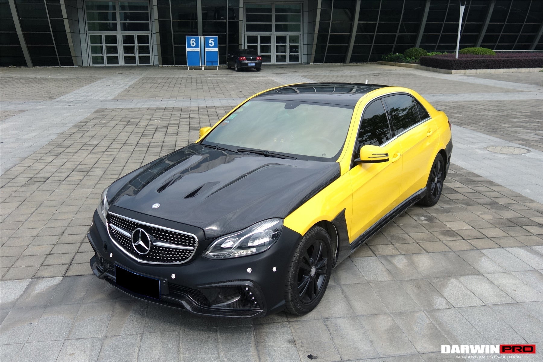Carbonado 2014-2016 Mercedes Benz E Class W212 BKSS Style Hood