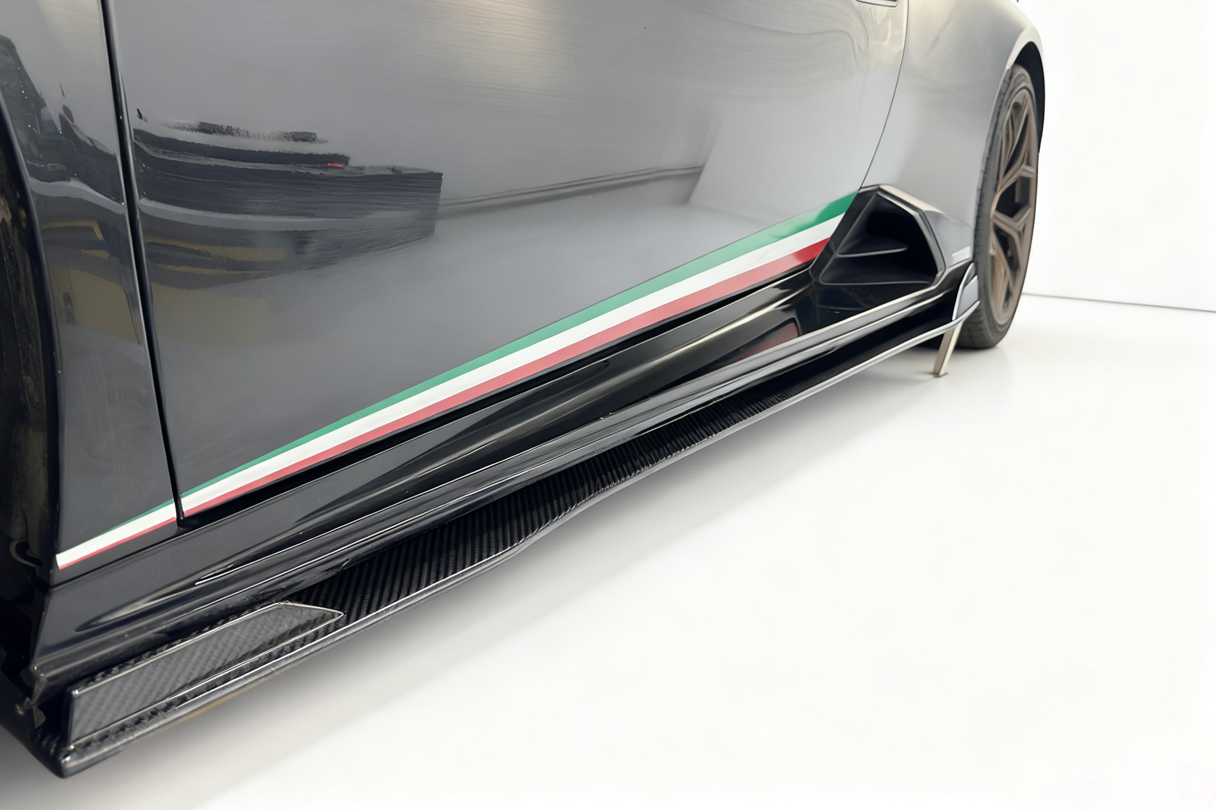 Faldones laterales de carbono autoclave estilo DarwinPRO ADV1 | Lamborghini Huracán EVO 2019-2025