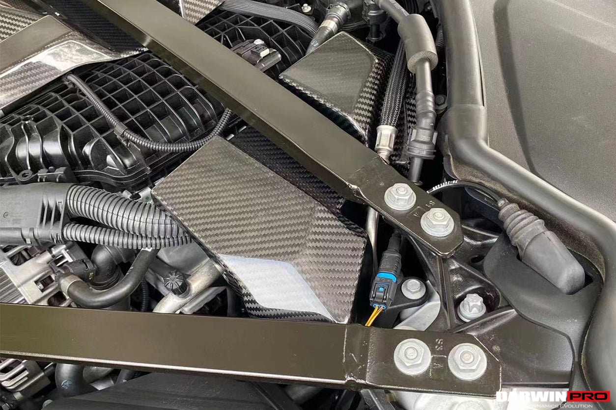 Cubierta de fusibles de fibra de carbono seca DarwinPRO para BMW M3, G80, M4, G82 y G83 (2021 en adelante)