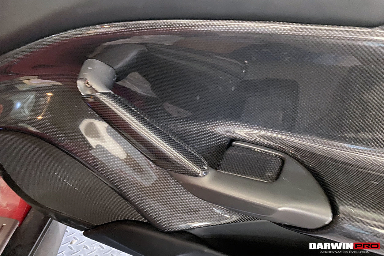 Manija de puerta interior de fibra de carbono DarwinPRO para Ferrari 488 GTB y Spider (2015-2020)