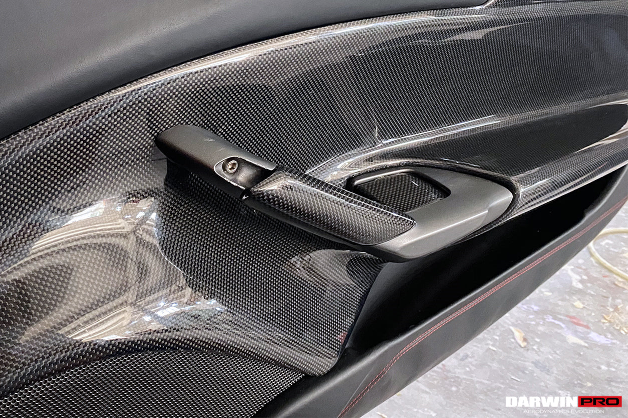 Manija de puerta interior de fibra de carbono DarwinPRO para Ferrari 488 GTB y Spider (2015-2020)