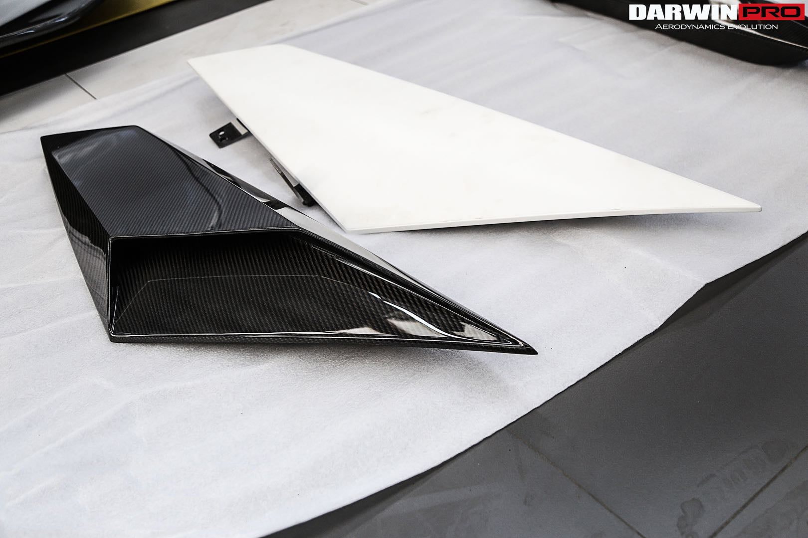 DarwinPRO 2011-2016 Lamborghini Aventador LP700 Coupe & Roadster BKSS Style Carbon Fiber Rear Side Scoops