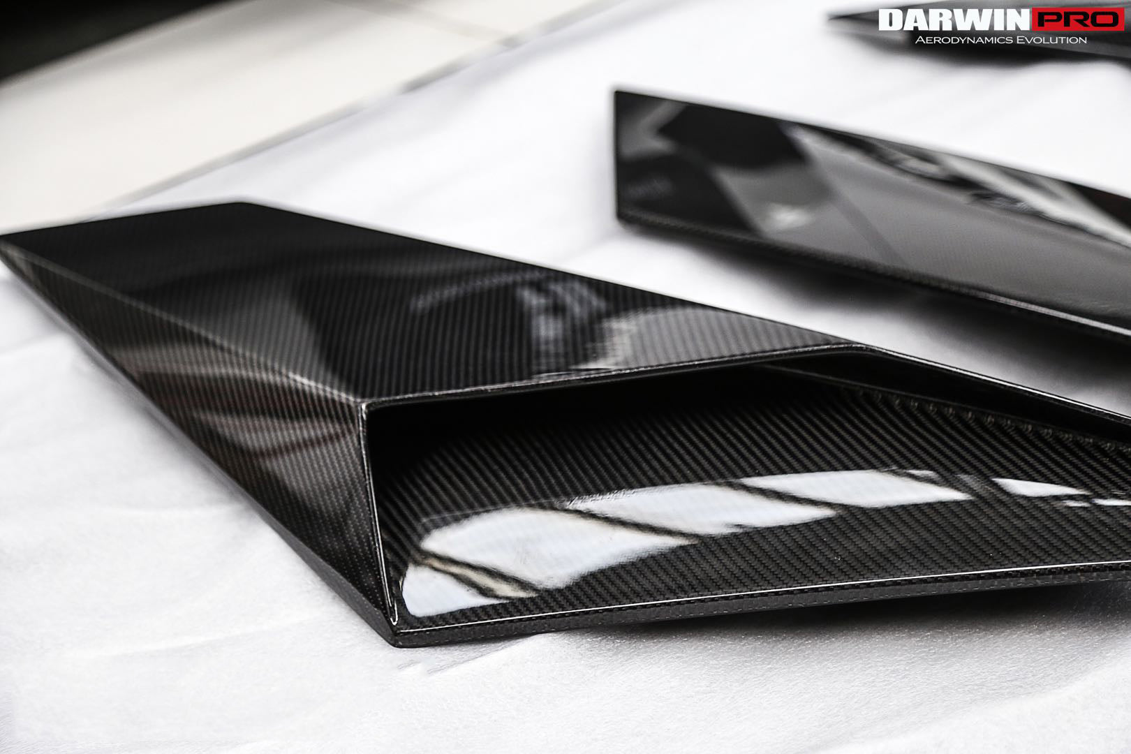 DarwinPRO 2011-2016 Lamborghini Aventador LP700 Coupe & Roadster BKSS Style Carbon Fiber Rear Side Scoops