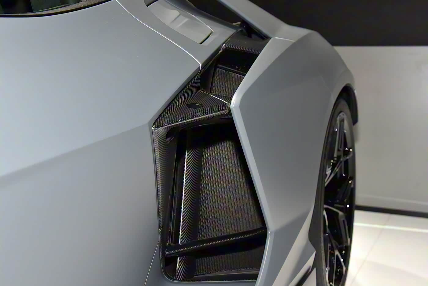 Manija de puerta de fibra de carbono autoclave estilo OE Lamborghini Revuelto DarwinPRO 2023-UP