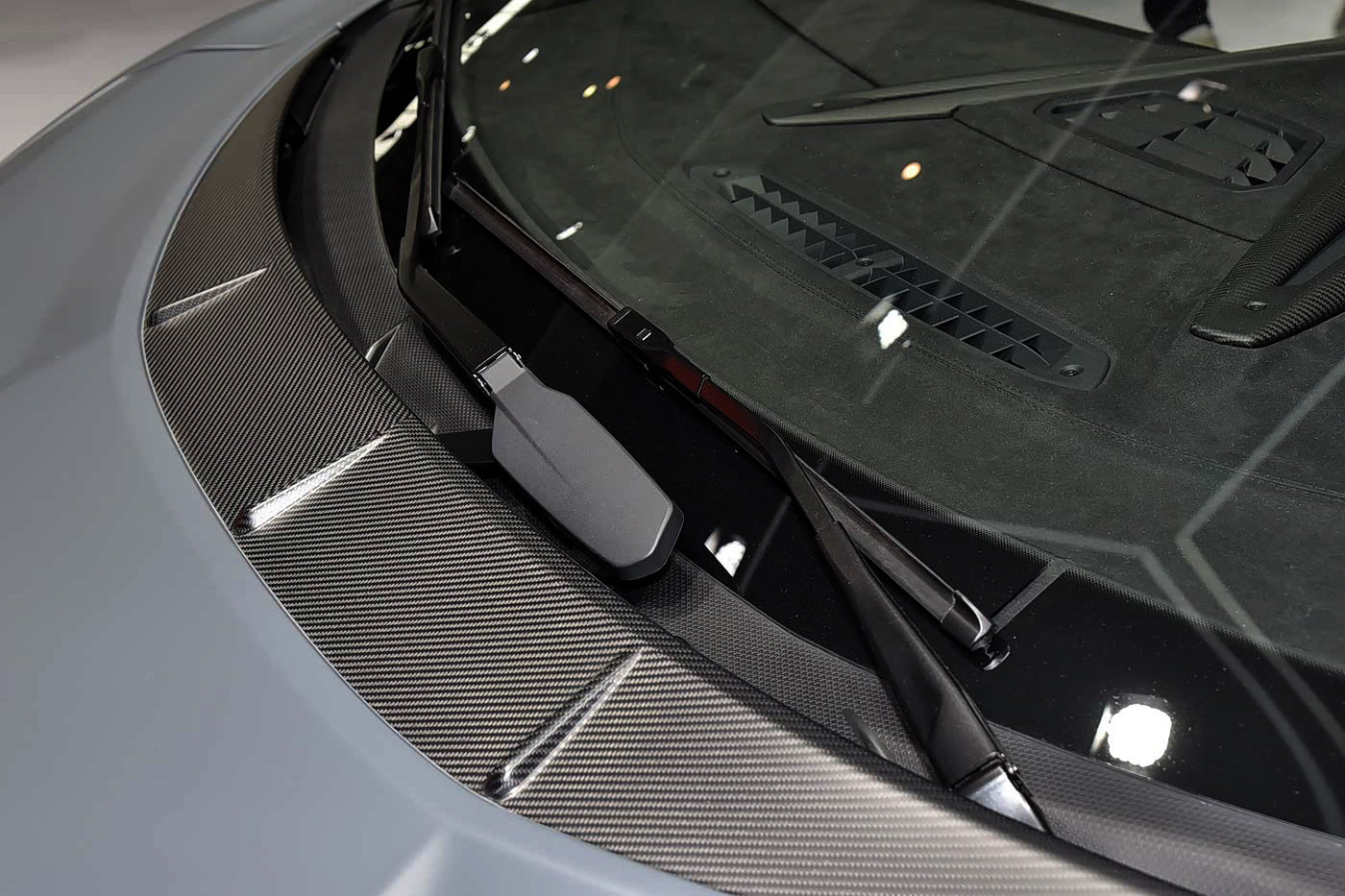 Molduras delanteras de fibra de carbono estilo autoclave Lamborghini Revuelto Carbonado 2023-UP
