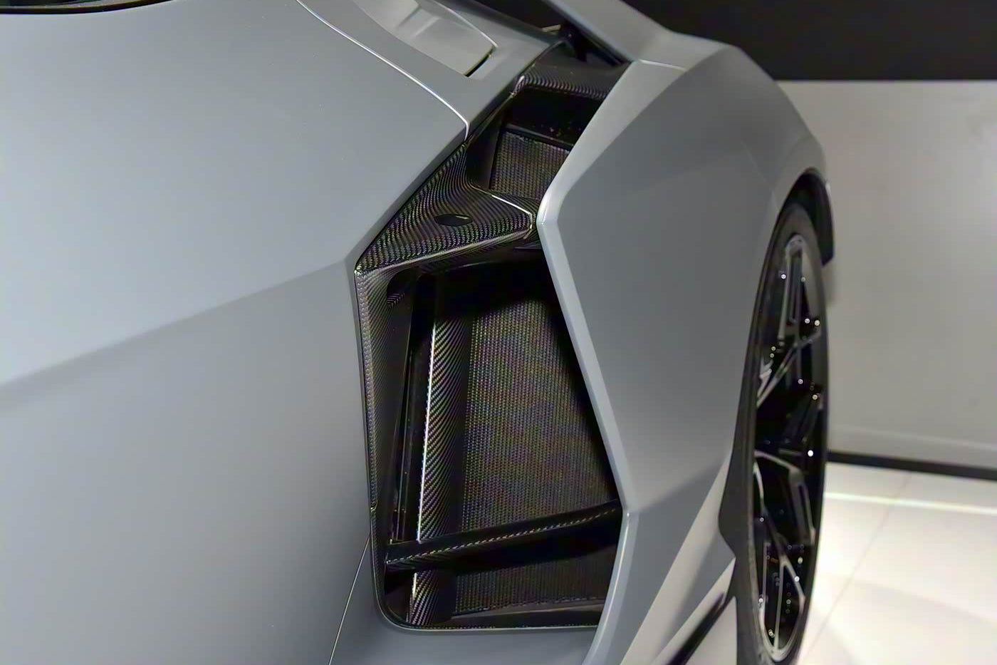Ventilaciones de guardabarros de fibra de carbono autoclave estilo equipo original de DarwinPRO | Lamborghini Revuelto 2023-2025