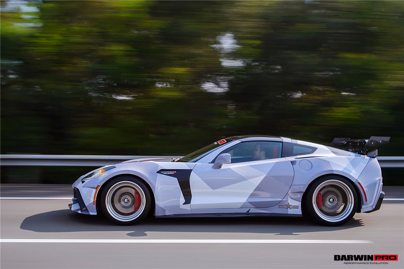 Guardabarros trasero ancho de poliéster reforzado con fibra DarwinPRO 2013-2017 Corvette C7 Z51 BKSS