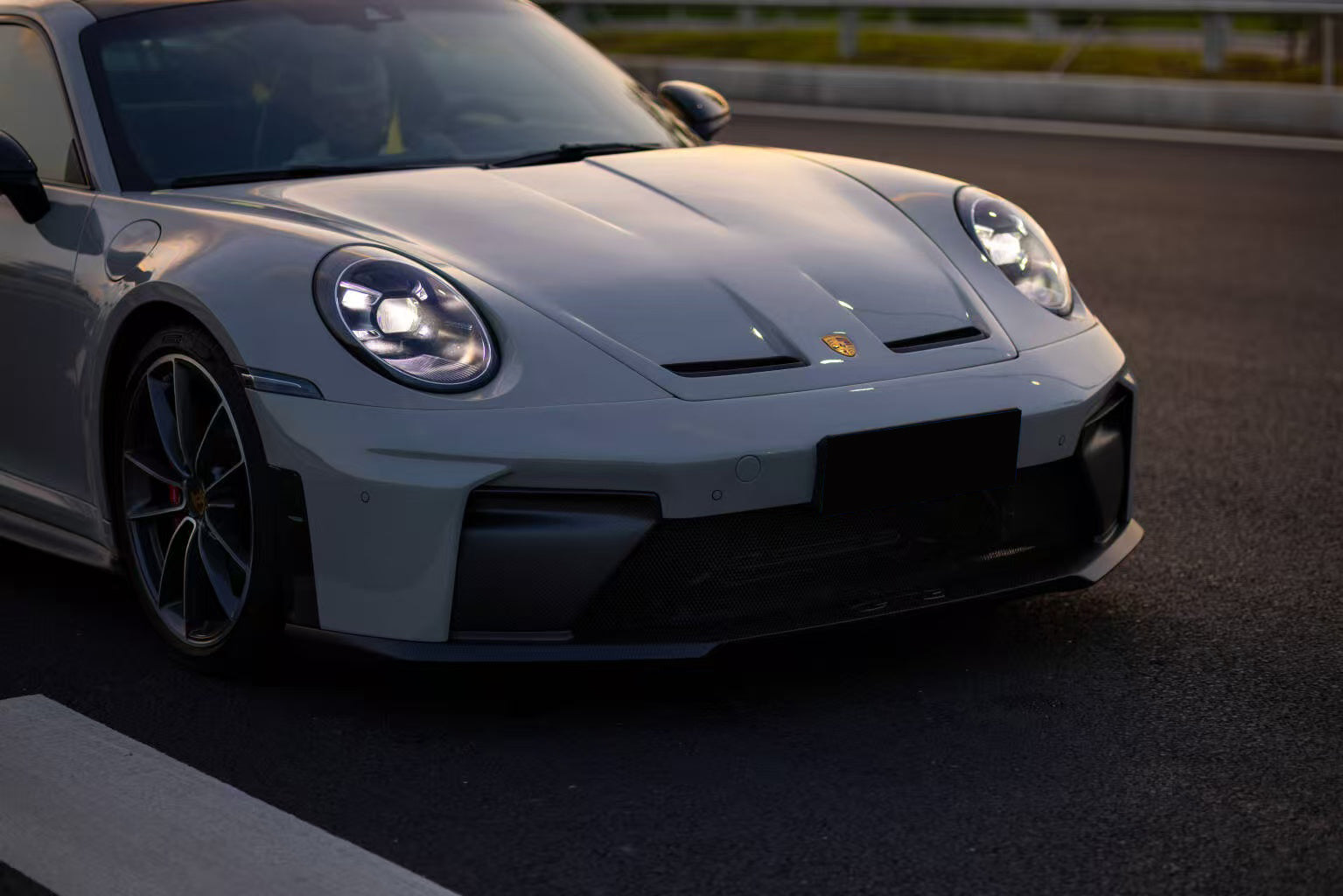 DarwinPRO 2019-2024 Porsche 911 992.1 Carrera &amp; S &amp; 4 &amp; 4S &amp; Targa &amp; Turbo S Convert 992.2 Facelift GT3 Style Hood