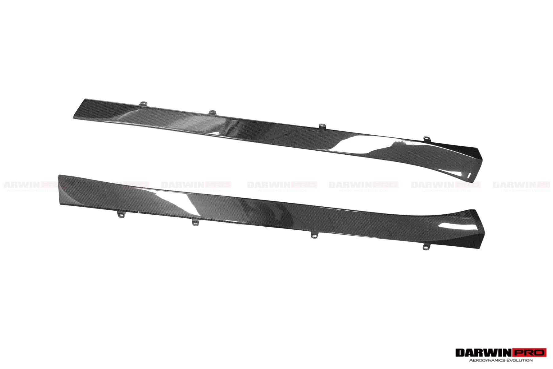 Faldones laterales de fibra de carbono DarwinPRO para Aston Martin DB11 (2016-2023)