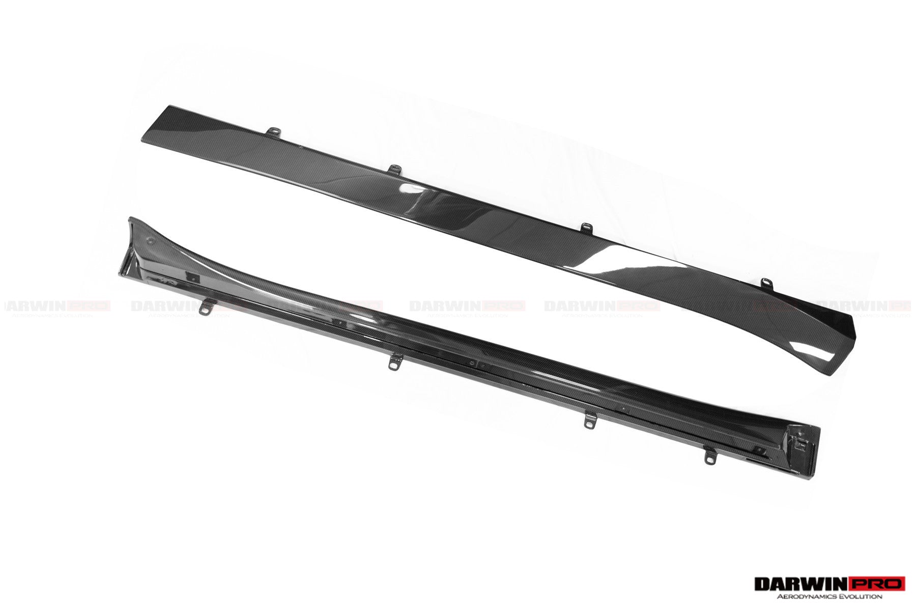 Faldones laterales de fibra de carbono DarwinPRO para Aston Martin DB11 (2016-2023)