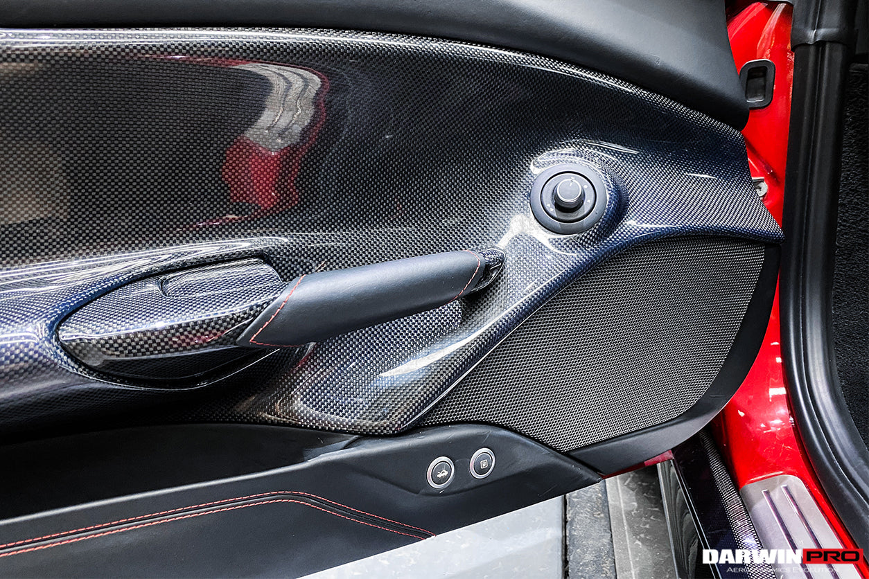 Panel de puerta interior de fibra de carbono DarwinPRO para Ferrari 488 GTB y Spider (2015-2020)