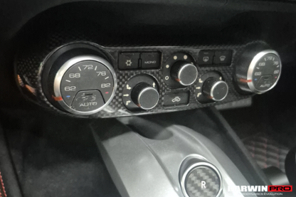Cubierta de fibra de carbono seca para panel de control de aire acondicionado DarwinPRO | Ferrari 488 GTB y Spider (2015-2020)