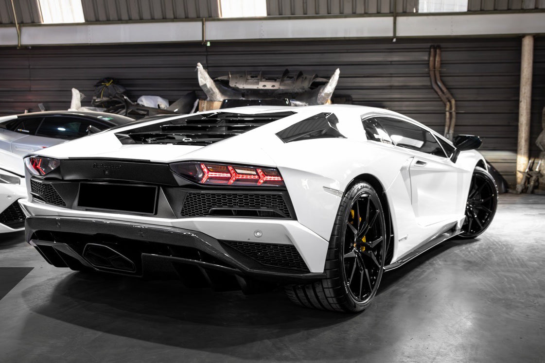 DarwinPRO Autoclave Carbon Fiber Rear Side Scoops | 2017-2021 Lamborghini Aventador LP740 Coupe