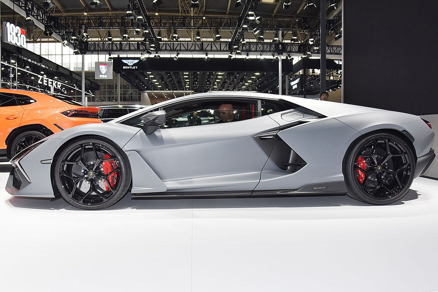 Carbonado OE Style Autoclave Carbon Fiber Side Skirts | 2023-UP Lamborghini Revuelto