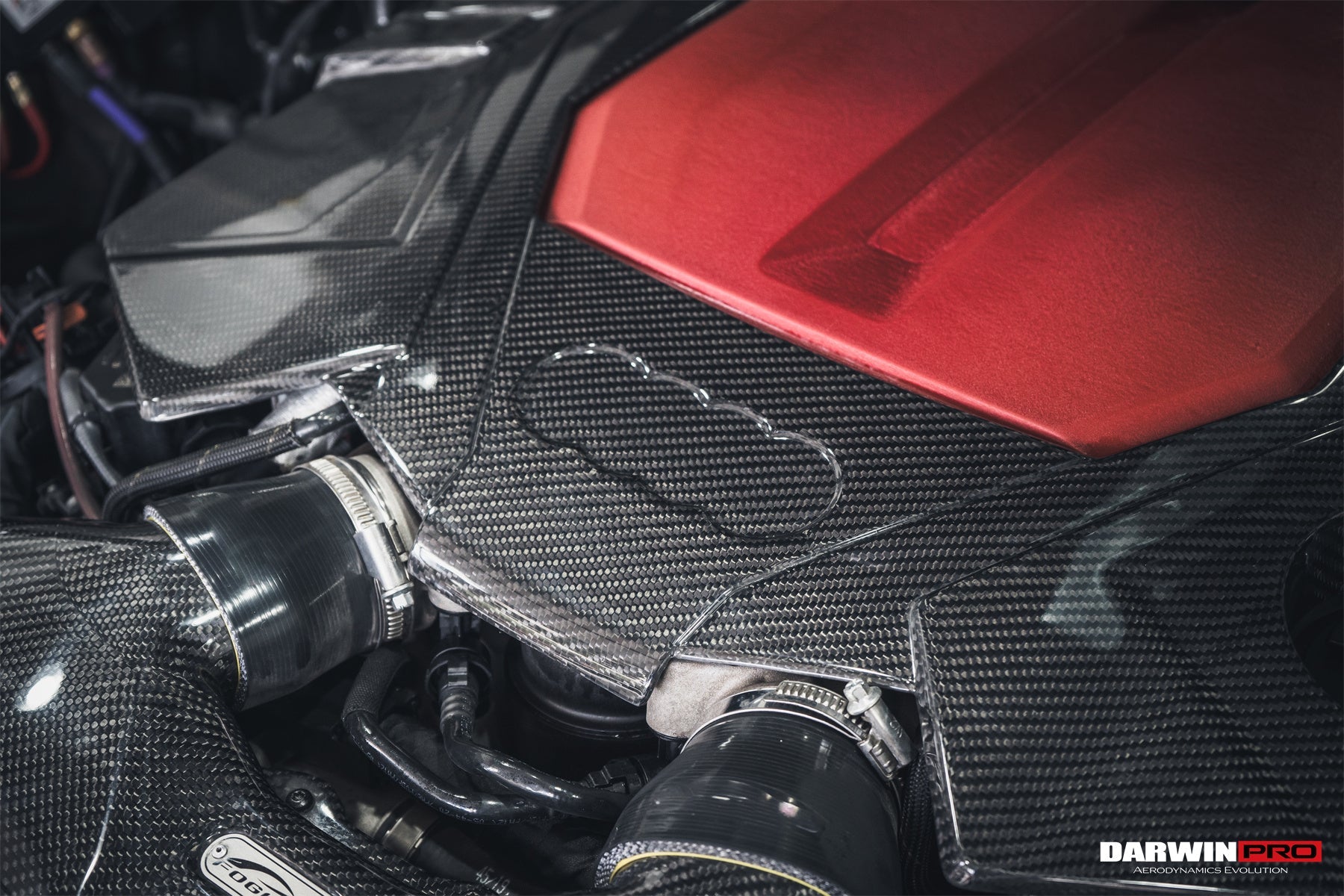 Reemplazo de cubierta de motor de fibra de carbono seca estilo OEM DarwinPRO 2019-2025 para Audi RS6 Avant C8 y RS7 C8 Quattro