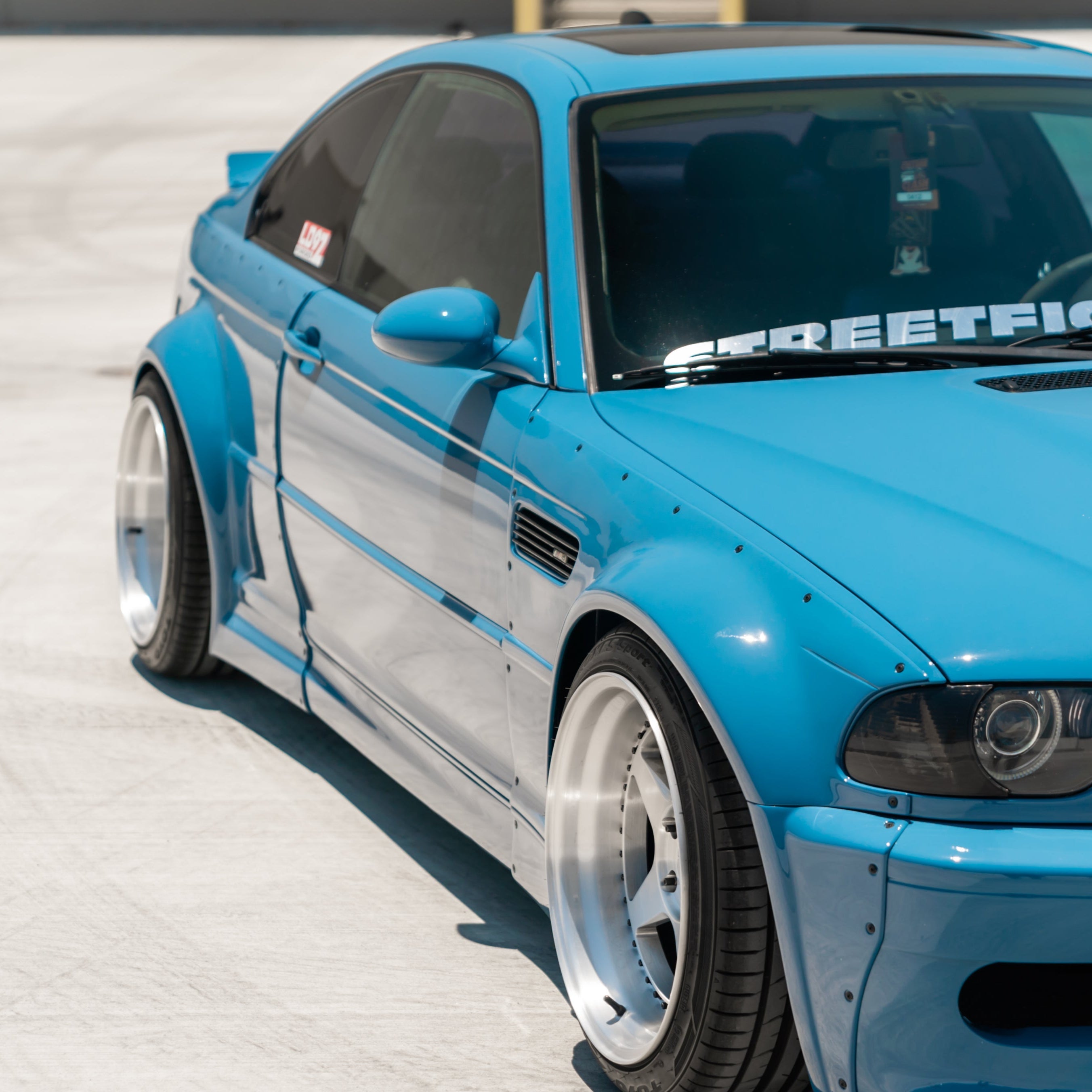 Streetfighter LA Wide Body Kit (BMW E46)