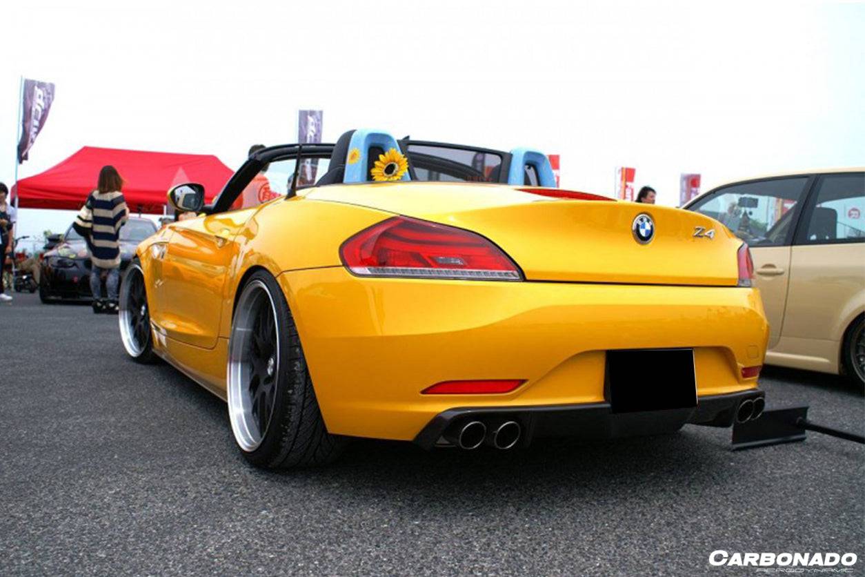 Carbonado 2009-2016 BMW Z4 E89 D3 Style Carbon Fiber Rear Lip