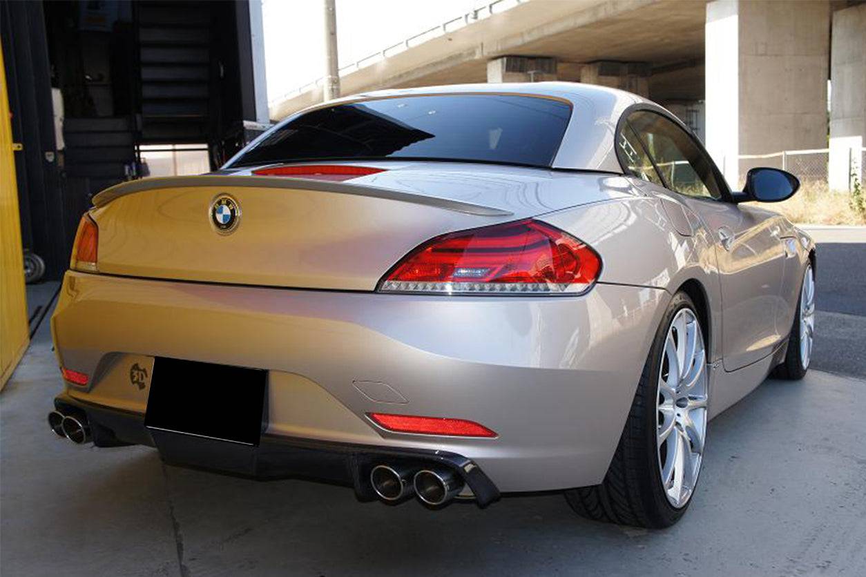 Carbonado 2009-2016 BMW Z4 E89 D3 Style Carbon Fiber Rear Lip