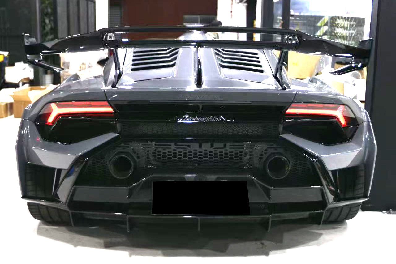 Carbonado Aero Autoclave Carbon Fiber Rear Diffuser Lip | 2021 - 2024 Lamborghini Huracan STO - 1