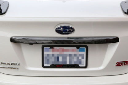 Embellecedor de maletero de fibra de carbono APR (Subaru WRX/STI 2015-2021)