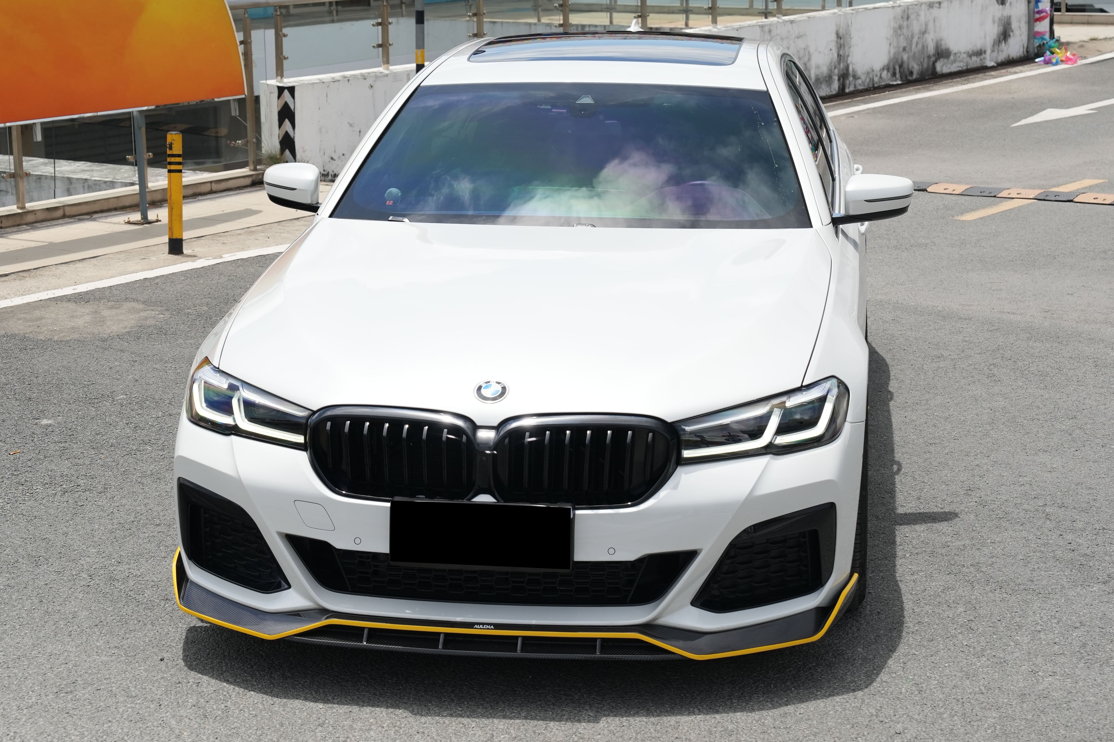 Borde delantero de fibra de carbono seco estilo AD Carbonado para BMW Serie 5 G30 G38 M-tech 2020-2023