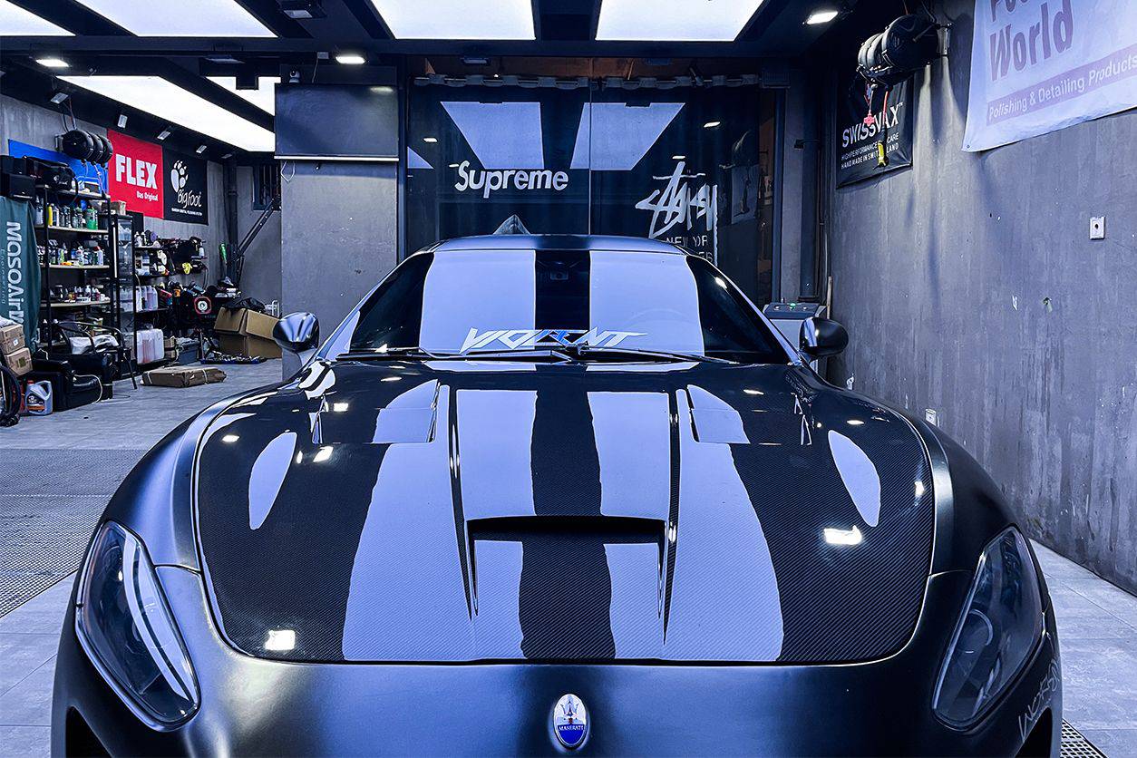 Carbonado 2008-2017 Maserati GranTurismo DC Style Carbon Fiber Hood