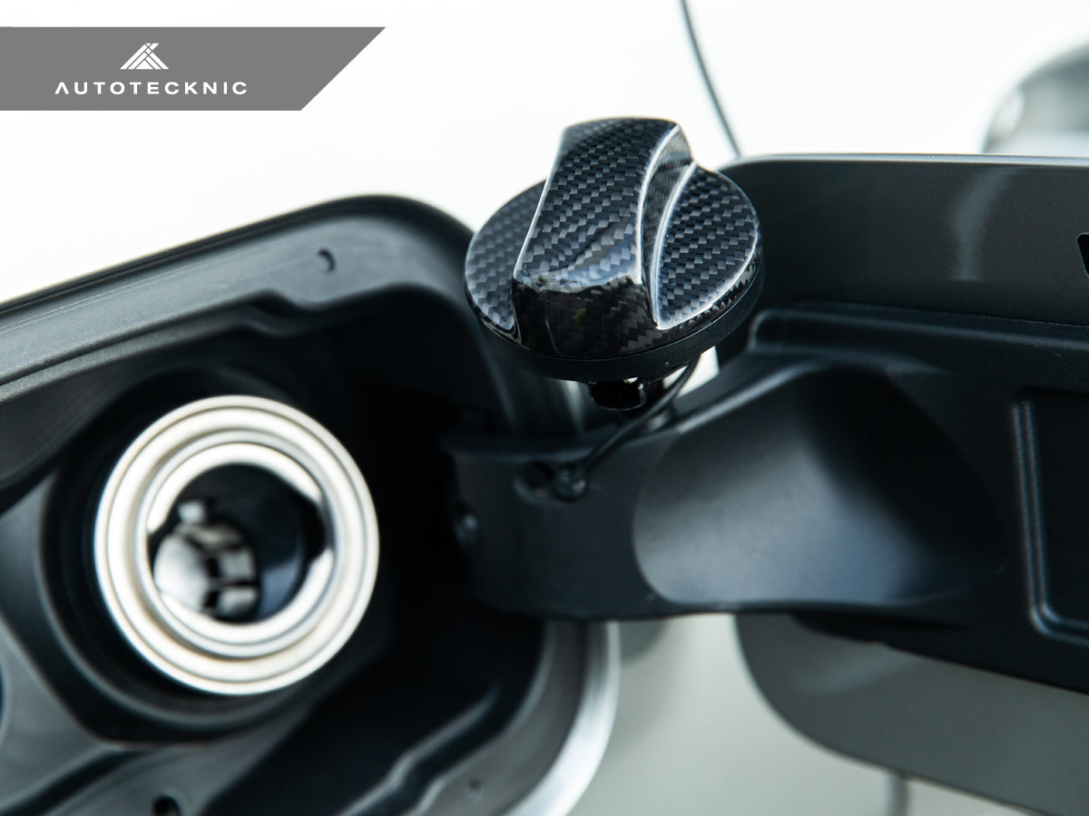 AutoTecknic Dry Carbon Competition Fuel Cap Cover - U11 X1