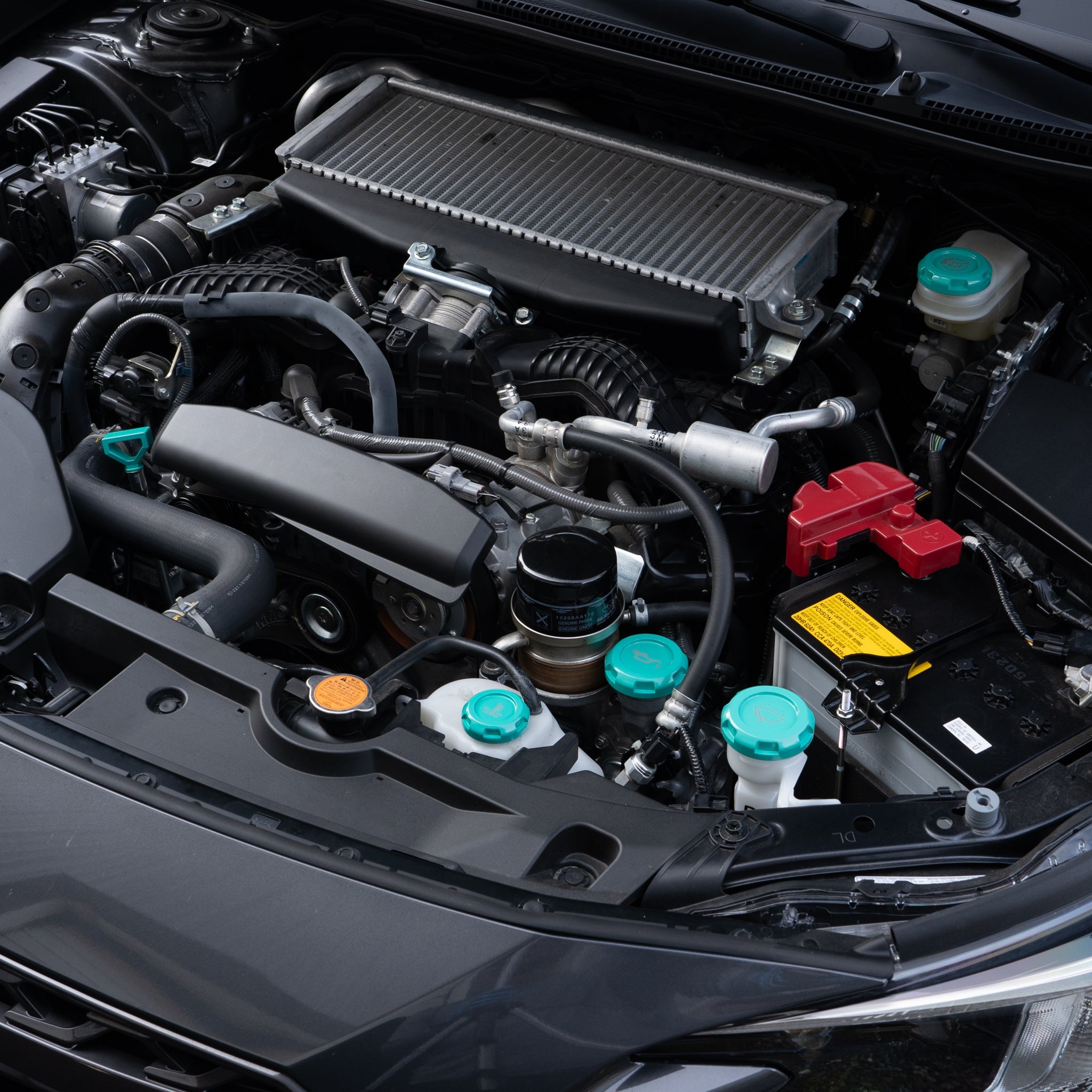 Tapas del compartimento del motor Billetworkz (Subaru Legacy GT 2005-2009)
