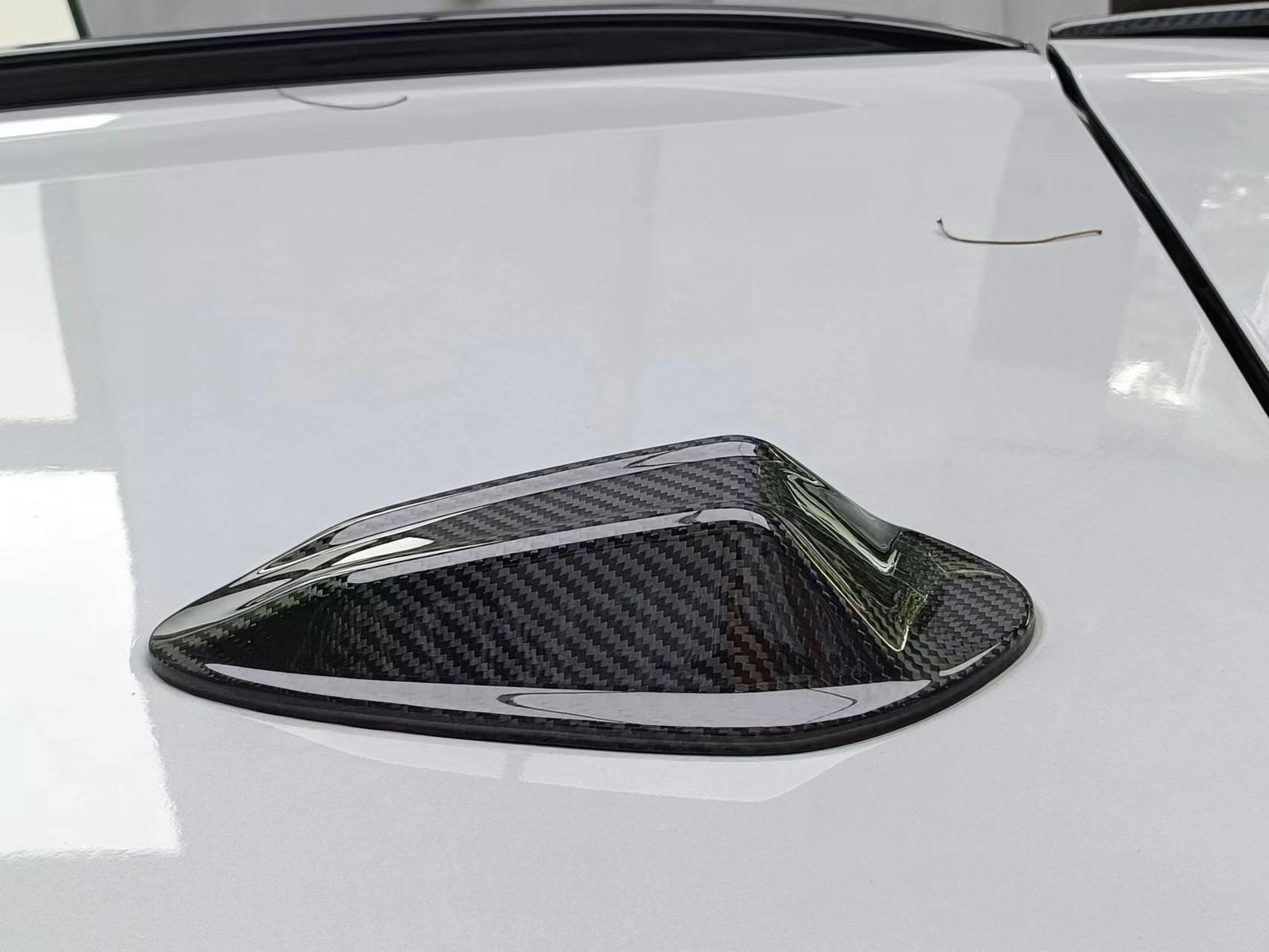 AutoTecknic Dry Carbon Roof Antenna Cover - F95 X5M LCI | F96 X6M LCI (ATK-BM-0805-F95)