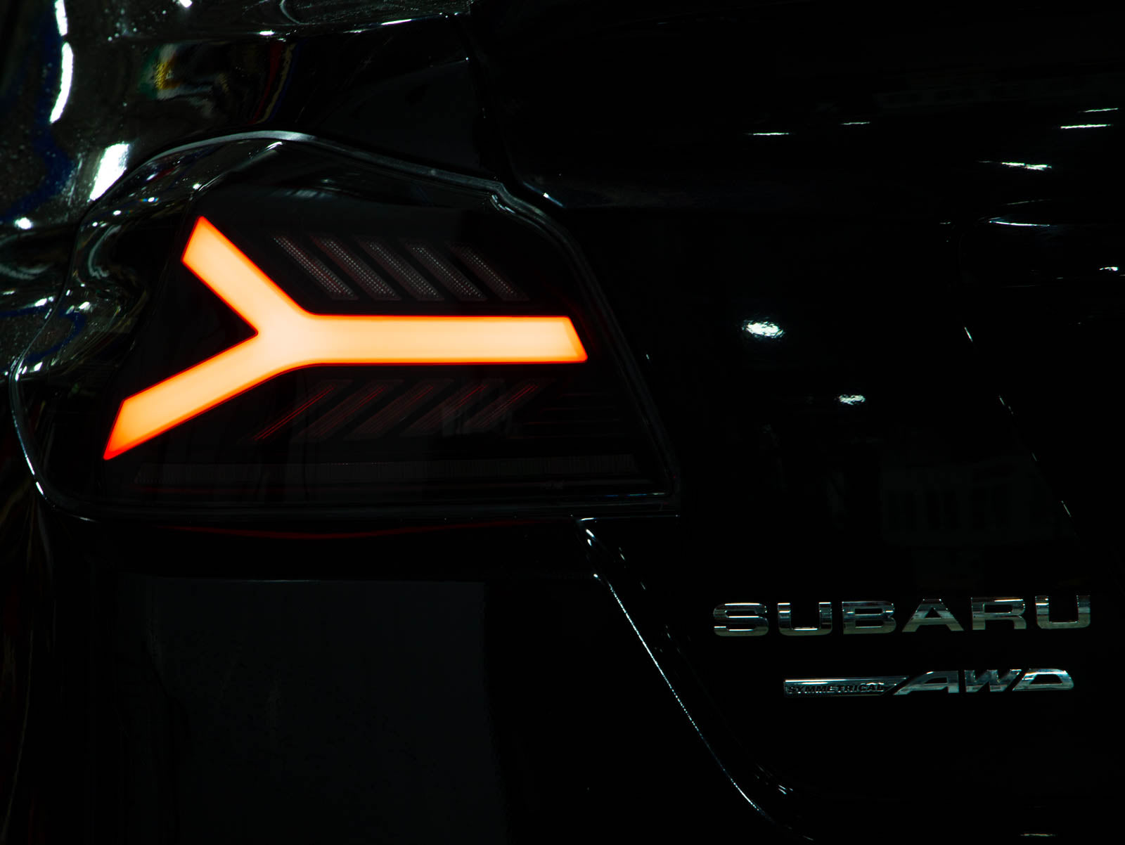 Luces traseras LED OLM Y-Spec (lente ahumada, óptica blanca con RGB) - WRX/STI 2015-2021