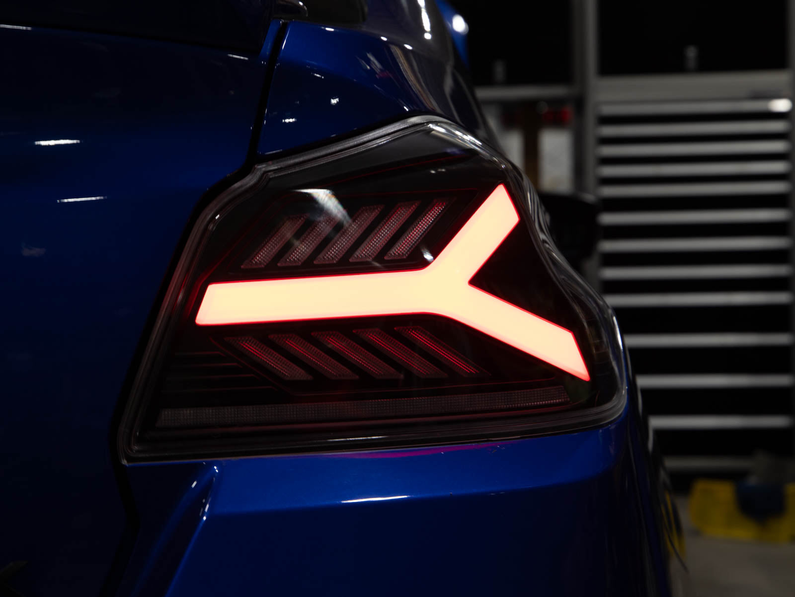 Luces traseras LED OLM Y-Spec (óptica blanca con lente ahumada) - WRX/STI 2015-2021
