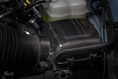Cubierta superior de la caja de admisión de fibra de carbono APR (Ford Mustang S650 2024+)