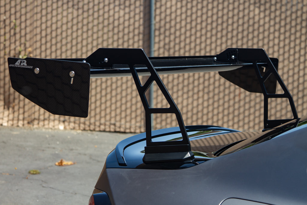 Alerón de cuello de cisne de fibra de carbono APR GT-250 (BMW G42 M240i / G87 M2)