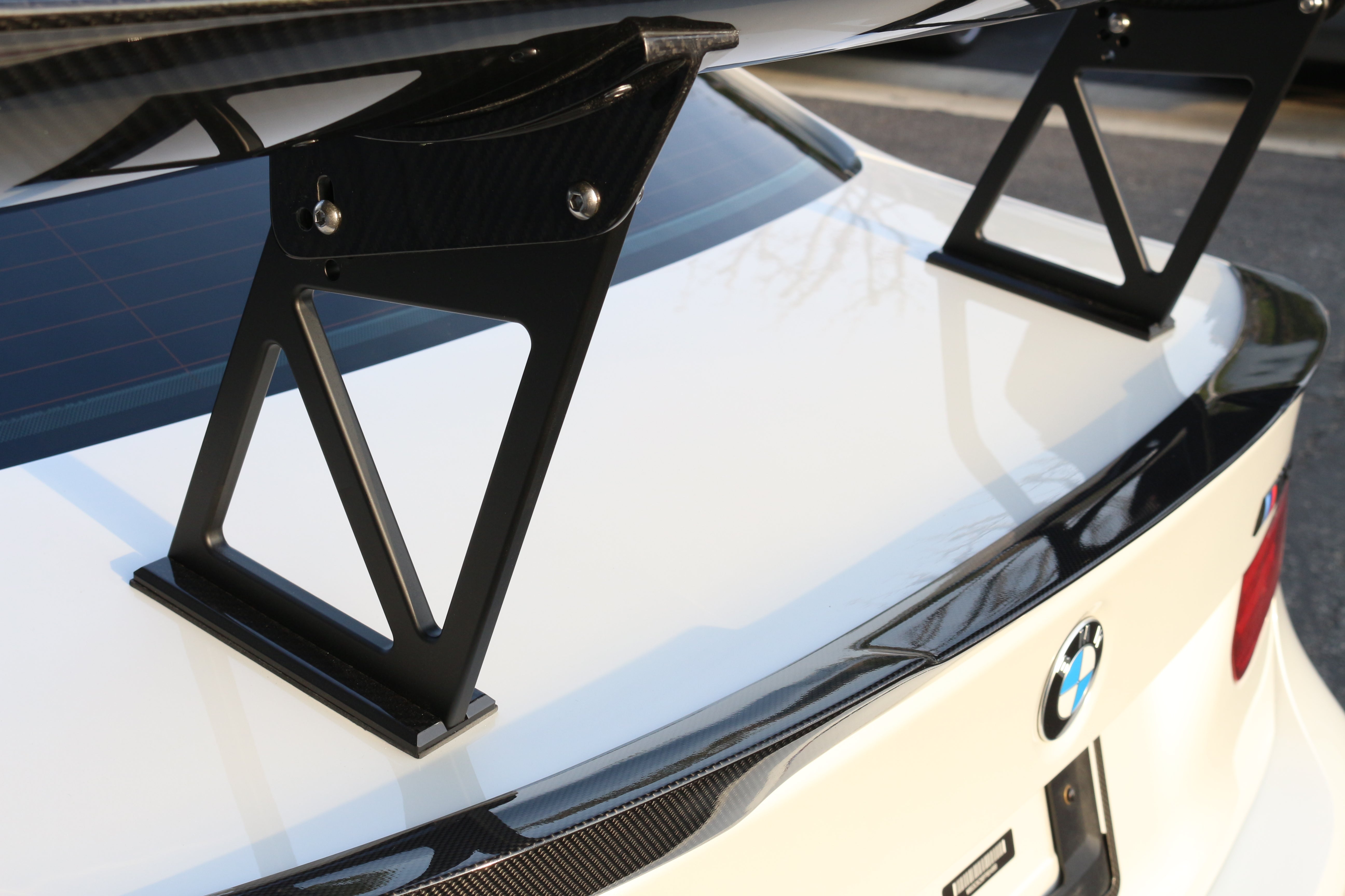 Alerón ajustable de fibra de carbono APR GTC-300 (BMW F80 M3)