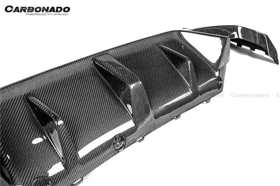 Faldón trasero de fibra de carbono estilo BMW F90 M5 D3 (2018-2023) con tapas