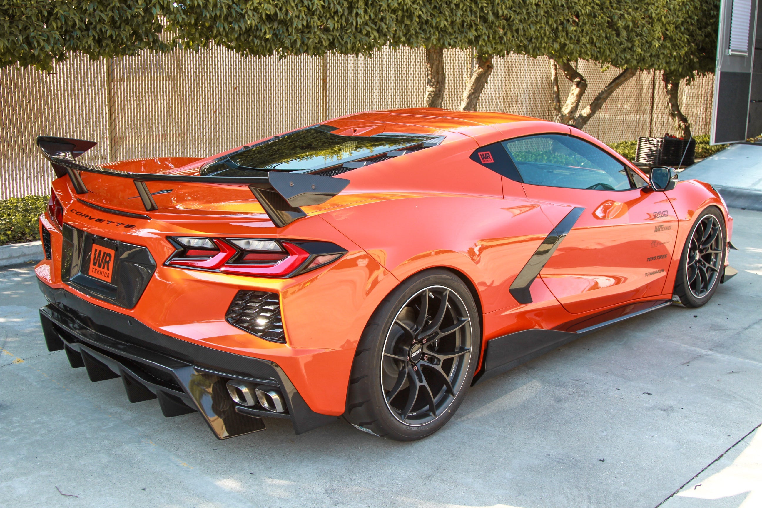 Kit aerodinámico de fibra de carbono APR (Chevrolet Corvette C8 2020+)