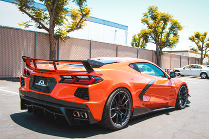 Respaldo de matrícula de fibra de carbono APR (Chevrolet Corvette C8 2020+)