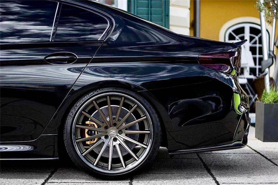 Faldón trasero de fibra de carbono estilo BMW F90 M5 D3 (2018-2023) con tapas